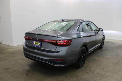 Platinum 2026 Volkswagen Jetta 1.4T SE