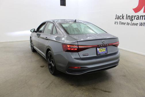 Platinum 2026 Volkswagen Jetta 1.4T SE