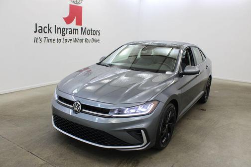 Platinum 2026 Volkswagen Jetta 1.4T SE