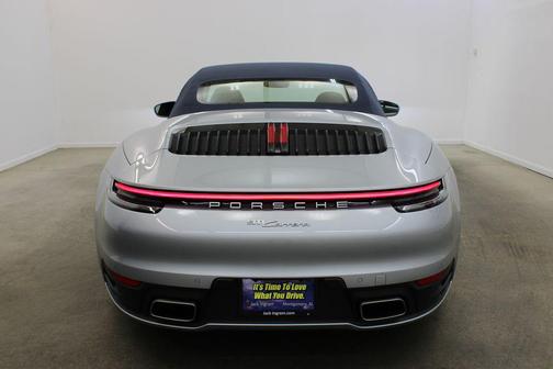 2022 Porsche 911 Carrera