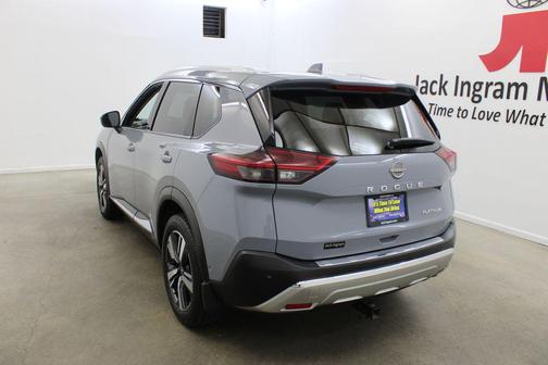 Boulder Gray Pearl 2022 Nissan Rogue Platinum
