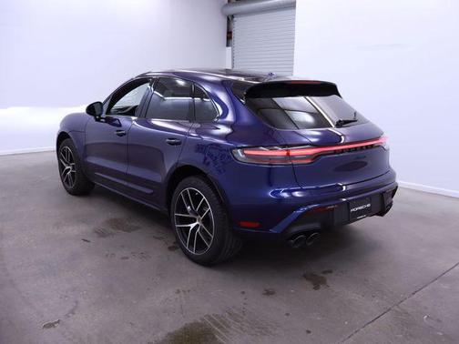 2023 Porsche Macan Base