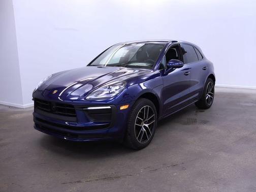 2023 Porsche Macan Base