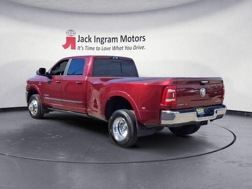 2022 RAM 3500 Limited Crew Cab 4x4 8' Box