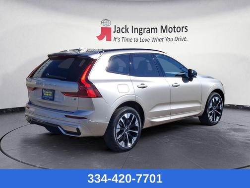 2026 Volvo XC60 B5 Plus