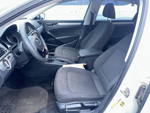2016 Volkswagen Passat 1.8T S