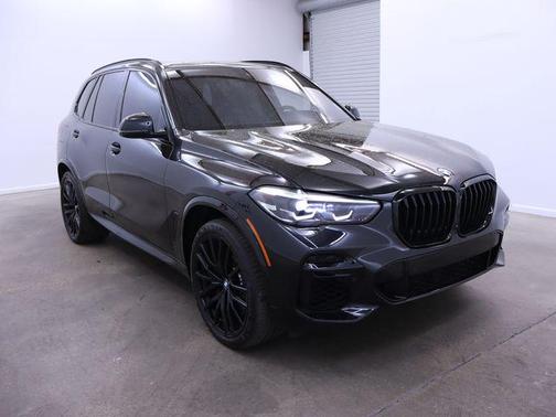 2022 BMW X5 M50i