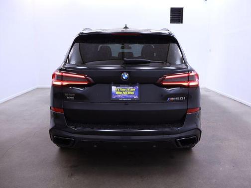 2022 BMW X5 M50i