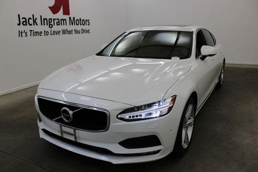 2018 Volvo S90 T5 Momentum