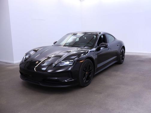 2025 Porsche Taycan 