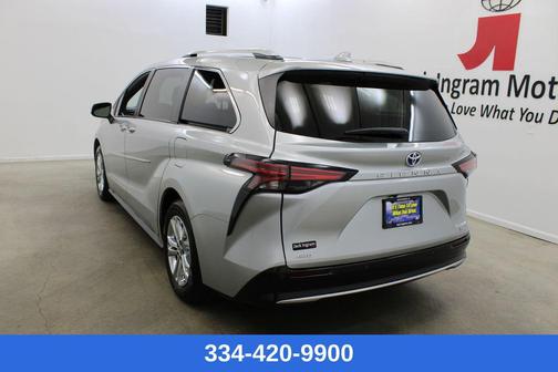 2024 Toyota Sienna Platinum