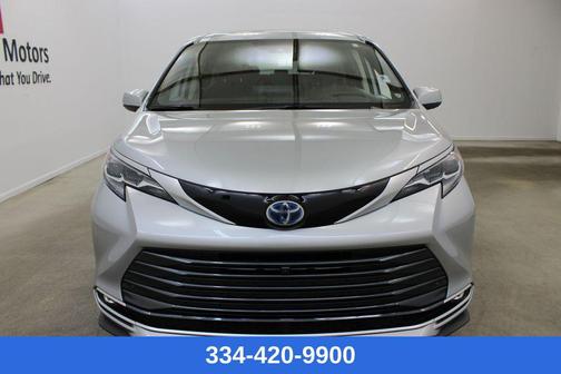 2024 Toyota Sienna Platinum