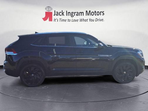 2025 Volkswagen Atlas Cross Sport 2.0T SE w/Technology