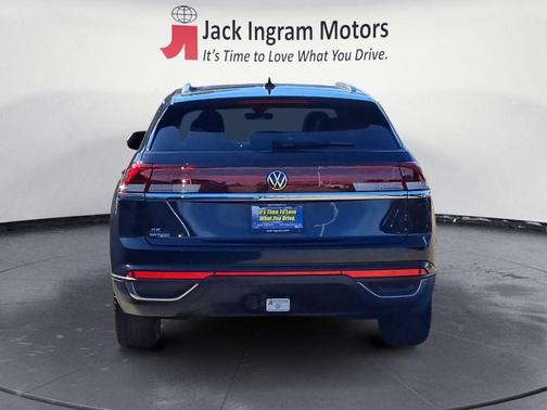 2025 Volkswagen Atlas Cross Sport 2.0T SE w/Technology
