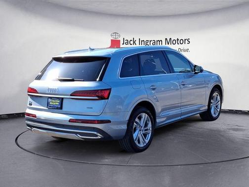 2023 Audi Q7 55 Premium Plus