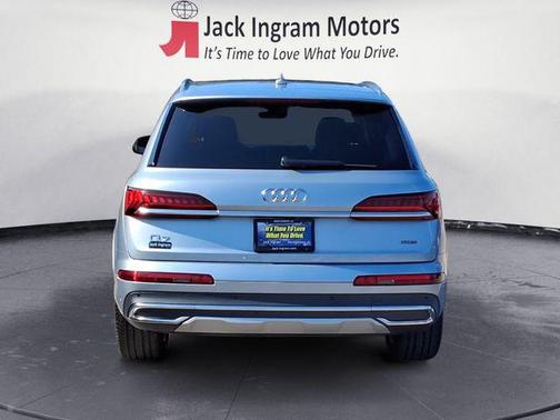 2023 Audi Q7 55 Premium Plus