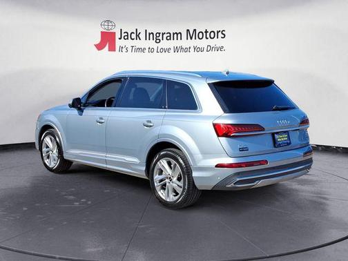 2023 Audi Q7 55 Premium Plus