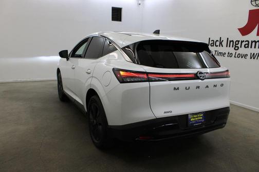 White Pearl 2026 Nissan Murano SV