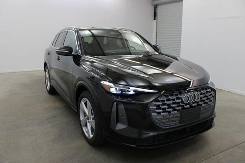 Mythos Black Metallic 2025 Audi Q5 Prestige TFSI quattro S tronic