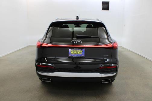 Mythos Black Metallic 2025 Audi Q5 Prestige TFSI quattro S tronic