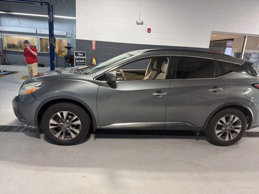 Gun Metallic 2016 Nissan Murano SV