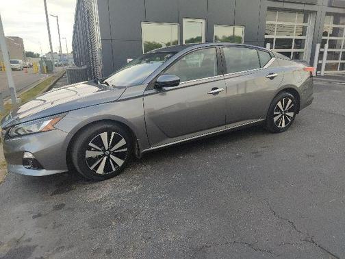 2022 Nissan Altima 2.5 SL