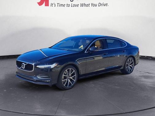 2018 Volvo S90 T5 Momentum