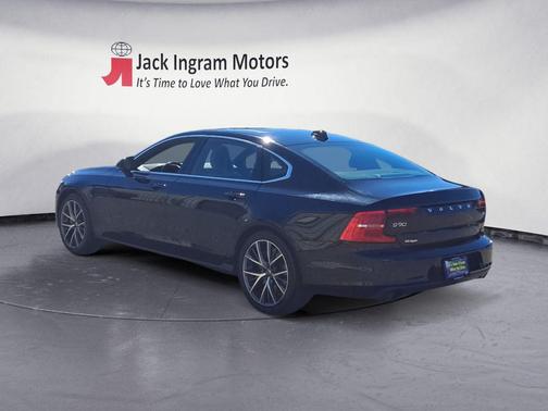 2018 Volvo S90 T5 Momentum