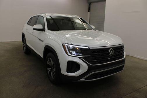 White Pearl 2026 Volkswagen Atlas Cross Sport 2.0T SE