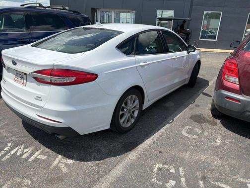 Oxford White 2019 Ford Fusion SE