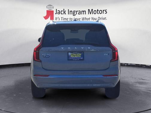 2025 Volvo XC90 B6 Plus 7-Seater