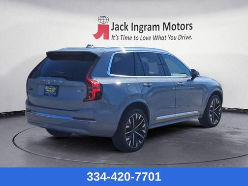 2025 Volvo XC90 B6 Plus 7-Seater