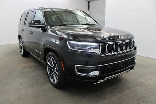 Diamond Black Crystal Pearlcoat 2023 Jeep Wagoneer Series III 4x4