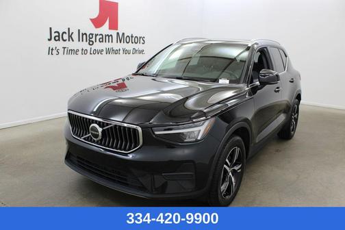 Onyx Black Metallic 2025 Volvo XC40 B5 Core Bright Theme