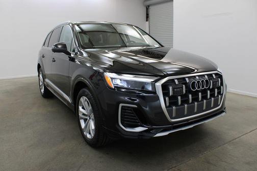 2025 Audi Q7 55 Premium Plus