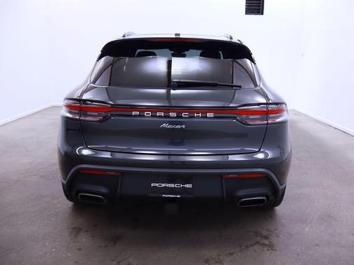2025 Porsche Macan 