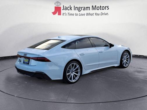 2023 Audi RS 7 4.0T