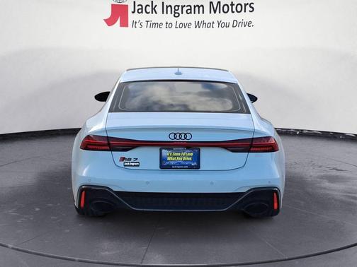2023 Audi RS 7 4.0T
