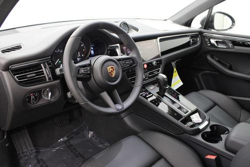 Jet Black 2026 Porsche Macan Macan