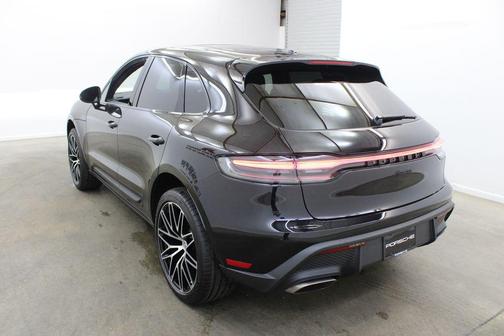 Jet Black 2026 Porsche Macan Macan