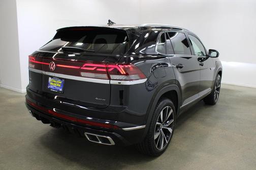 Deep Black Pearl 2026 Volkswagen Atlas Cross Sport 2.0T SEL Premium