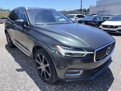 Gray Metallic 2018 Volvo XC60 T5 Inscription