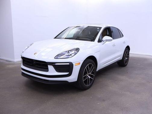 2023 Porsche Macan Base