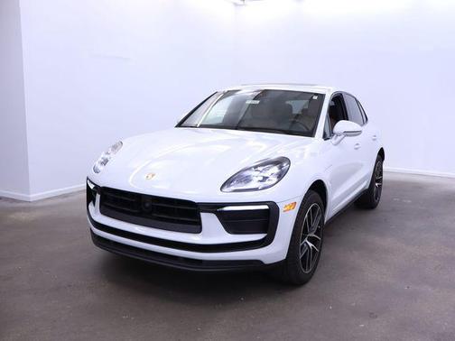 2023 Porsche Macan Base