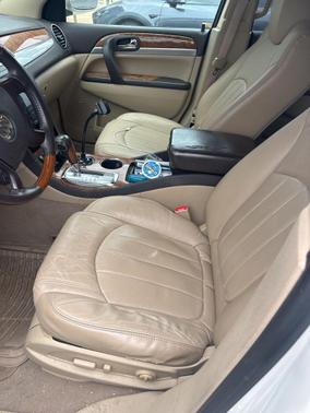 White Diamond Tricoat 2011 Buick Enclave 2XL