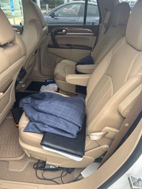 White Diamond Tricoat 2011 Buick Enclave 2XL