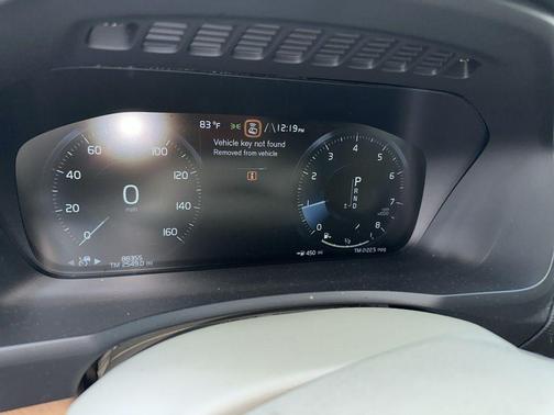 2021 Volvo XC90 T6 Momentum