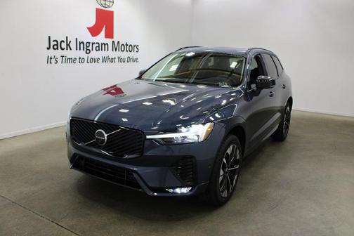 Denim Blue Metallic 2027 Volvo XC60 Plus