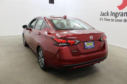 Scarlet Ember Pearl Metallic 2020 Nissan Versa 1.6 SV