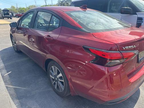 Scarlet Ember Pearl Metallic 2020 Nissan Versa 1.6 SV